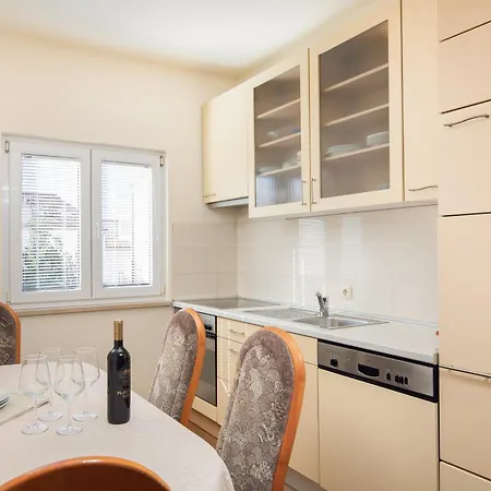 Apartment Filip - Free Parking By The House Makarska