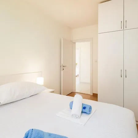 Apartment Filip - Free Parking By The House